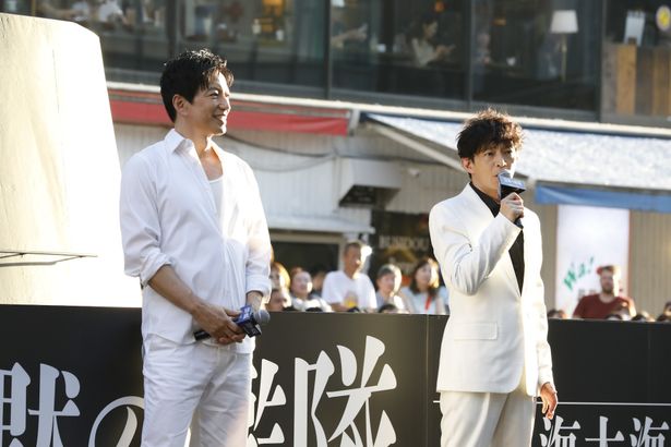 津田健次郎は、本作のキーマンとなる政治家・大滝役としてシリーズに初参戦した