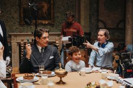 ウェス・アンダーソン最新作『ザ・ザ・コルダのフェニキア計画』初公開のメイキング＆本編をミックスした特別映像