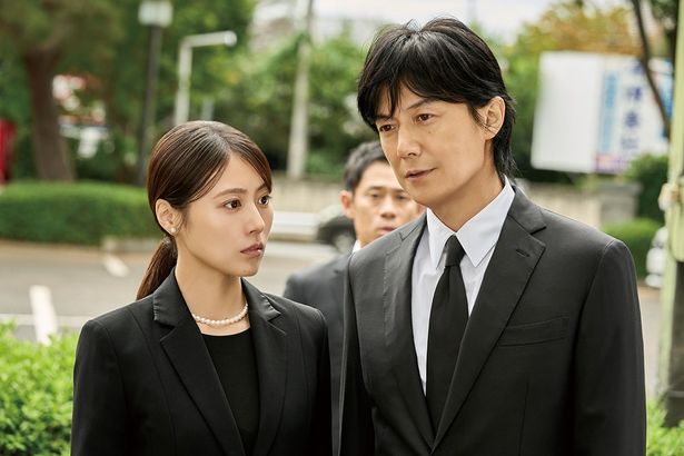 兄の死の真相を明らかにするため、武史と姪の真世がバディを組む