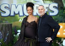 字幕版の上映も緊急決定！『劇場版スマーフ／おどるキノコ村の時空大冒険』主題歌「Friend Of Mine」MVが公開