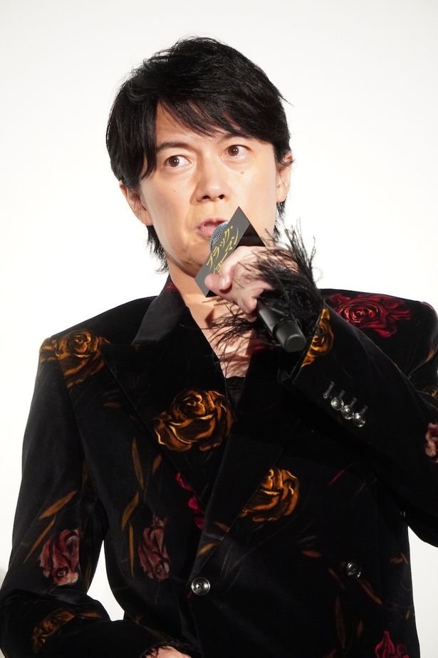 「お会いできてうれしいです」と挨拶。大歓声を浴びた福山雅治