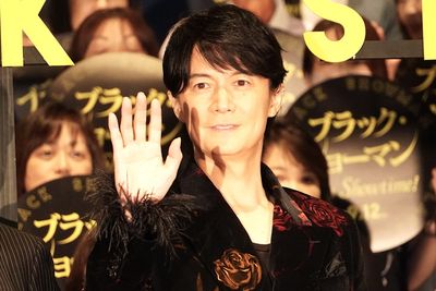 「It's Show Time！」福山雅治主演の映画『ブラック・ショーマン』が公開初日を迎えた