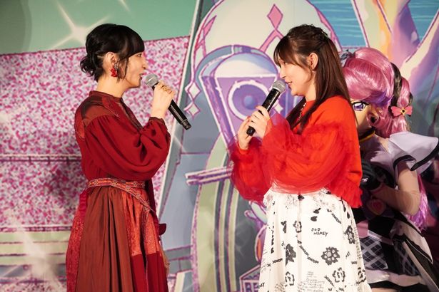 映画オリジナルキャラクターを演じた内田真礼＆佐倉綾音、息ぴったり！