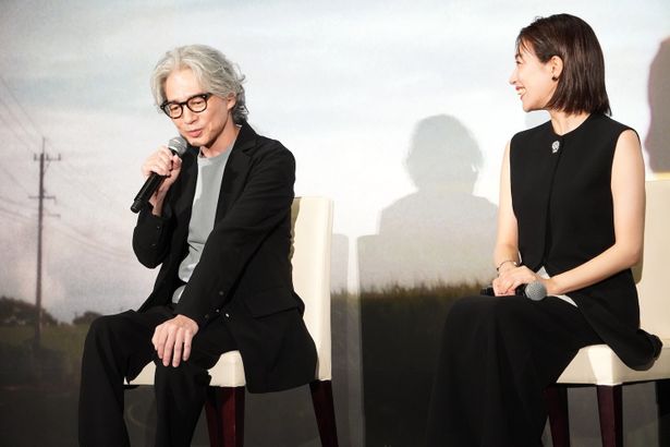『秒速5センチメートル』完成披露試写会の様子