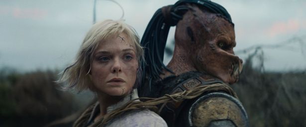『プレデター：バッドランド』には、エル・ファニング扮するユタニ社のアンドロイドが登場！
