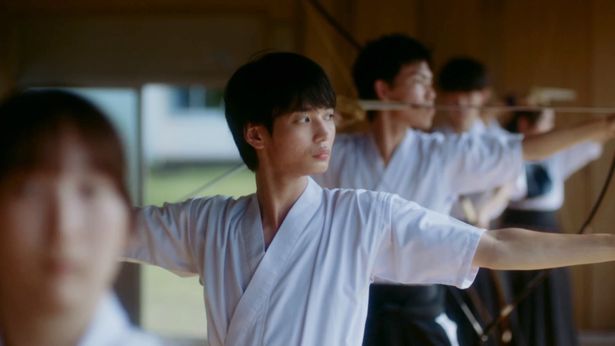 種子島で高校生活を送る貴樹を演じるのは青木柚