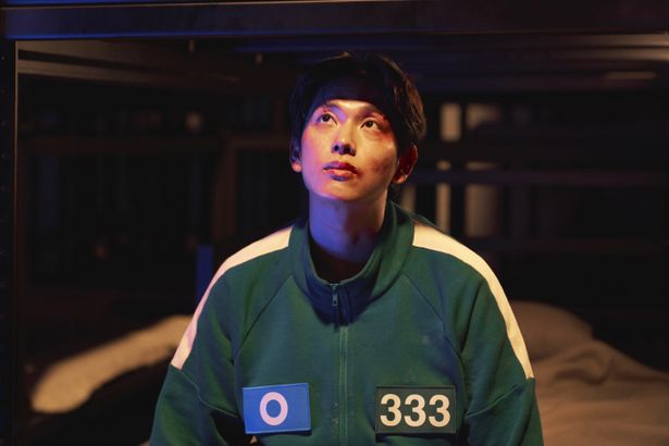 「イカゲーム2」で、冷静で頭脳明晰なキーパーソン、イ・ミョンギを演じた