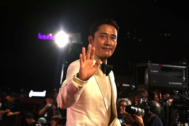 イ・ビョンホンが司会を務めた第30回釜山国際映画祭の開幕式をレポート！