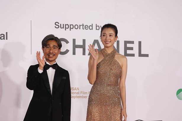 「匿名の恋人たち」の月川翔監督と登場したハン・ヒョジュ