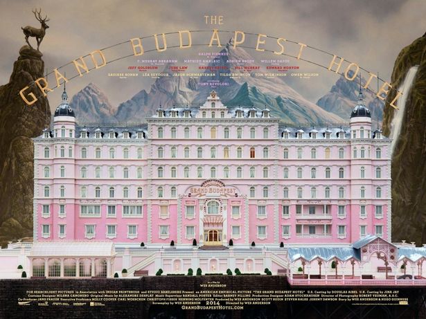東欧のリゾート地の雰囲気が画面越しに漂う(『グランド・ブダペスト・ホテル』)