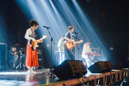 カイは、写真と音楽で“ケミストリー”を生みだすアーティスト