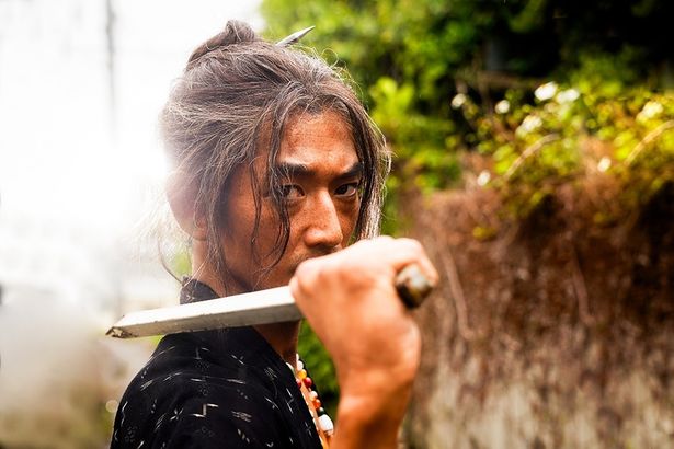 基地襲撃の夜、姿を消したオンが手にした「予定にない戦果」とは‥？