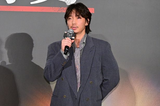 梶谷役を演じた綾野剛