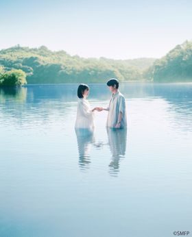 萌の夢でもあるストロベリームーンを見に訪れた湖での萌と日向