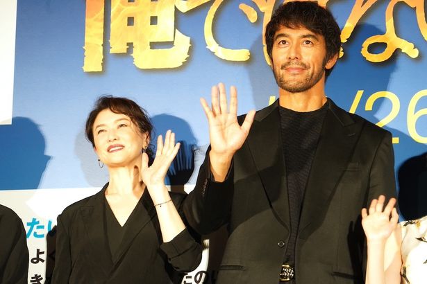 【写真を見る】共演経験の多い阿部寛＆夏川結衣はトークも息ぴったり！
