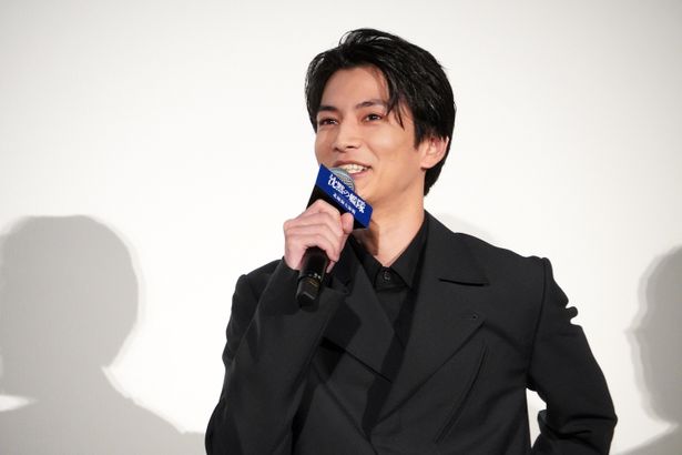 フリーのカメラマン、森山健介役を演じた渡邊圭祐