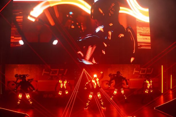 ダンサーがイベントを盛り上げた