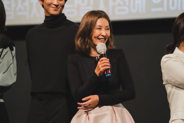 劇中とは打って変わって明るいムードメーカーぶりを発揮したイ・ミスク