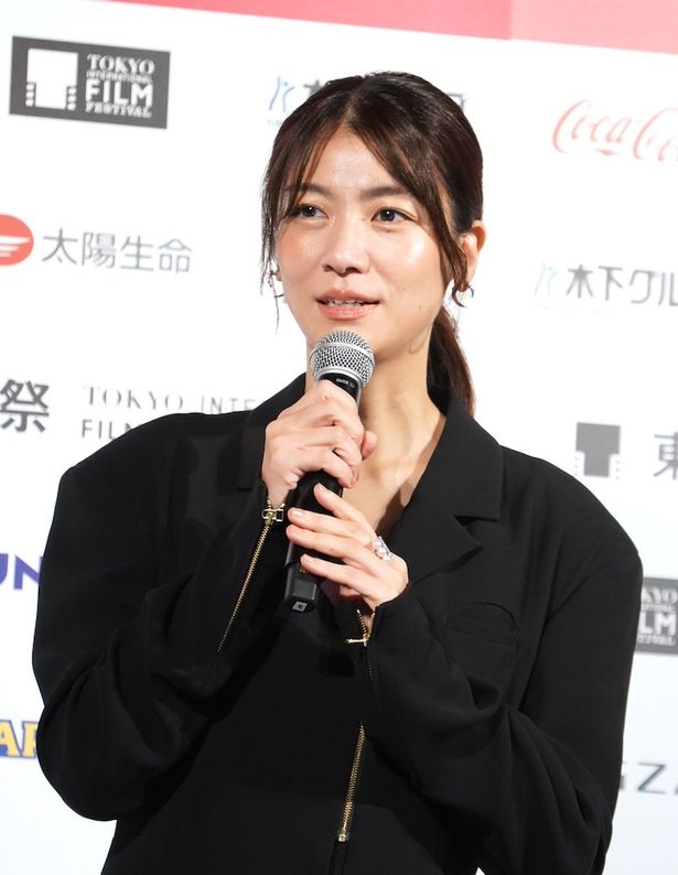 【写真を見る】第38回東京国際映画祭でフェスティバル・ナビゲーターを務める瀧内公美