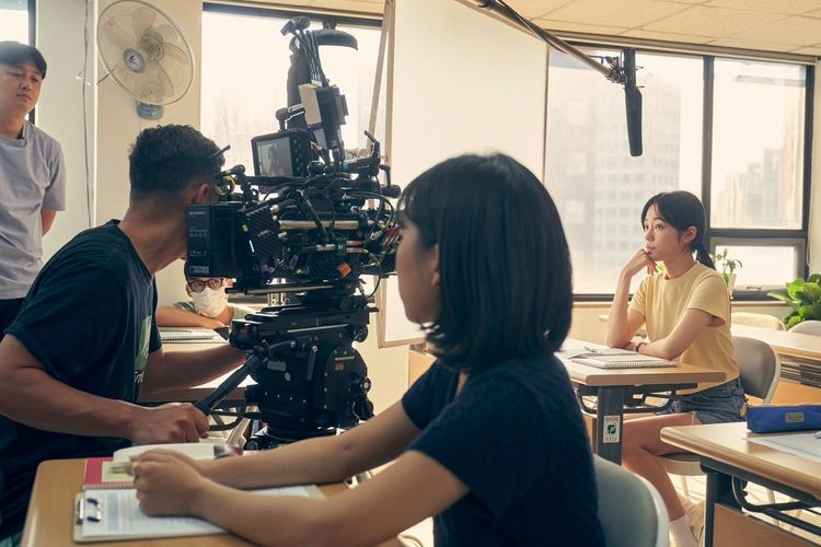 ホン・ギョンが⾳響チームに!?ノ・ユンソ＆キム・ミンジュら『君の声を聴かせて』メイキング写真