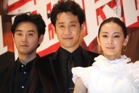 『探偵はBARにいる3』の舞台挨拶に登壇した大泉洋、松田龍平、北川景子