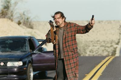 レオナルド・ディカプリオが愛娘をさらわれテンパる革命家を熱演！『ワン・バトル・アフター・アナザー』特別映像
