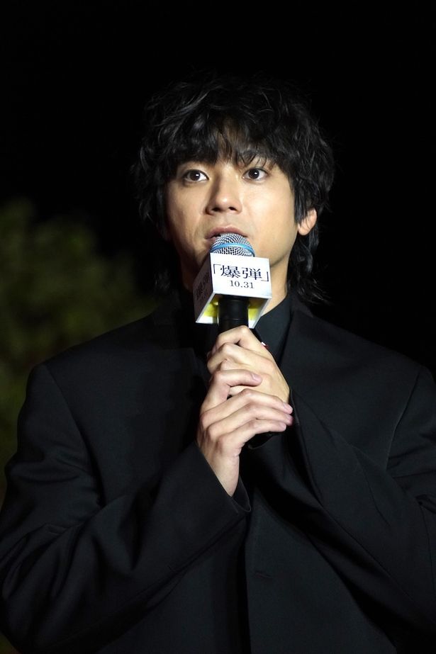 スズキタゴサクと真っ向から対峙する交渉人、類家を演じた山田裕貴