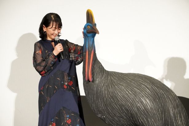 麻生祐未、ヒクイドリの登場に笑顔