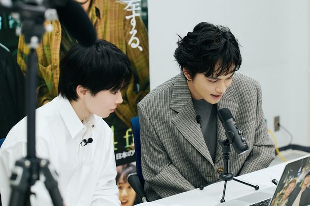 主題歌「人生讃歌」を担当したtuki.を呼び込み3人でトークを展開！