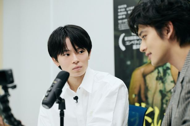 北村のエピソードに、真剣な眼差しで聞き入る林