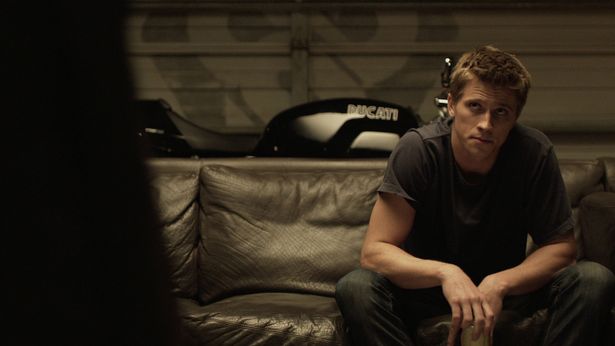 ギャレット・ヘドランドが演じたサム・フリン