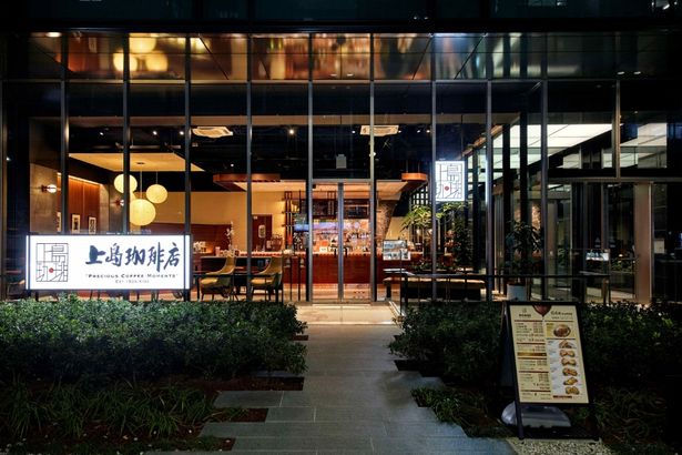 本作で拓磨と紗季がアルバイトをしているコーヒー店である上島珈琲店虎ノ門店