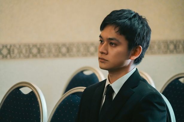 【写真を見る】事故で突然、妻とお腹の子を亡くしてしまう柳沢亮太を北村匠海が演じる