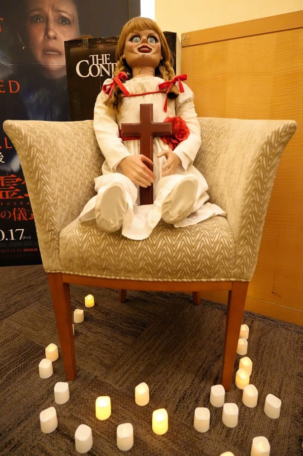 試写会に来場したアナベル…