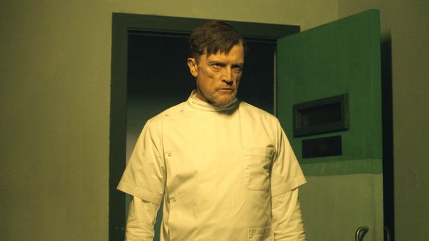 強烈な印象を残す場面写真6点が解禁に