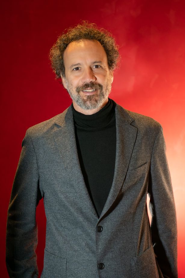 コンペティション部門の審査委員長は、トリノの国立映画博物館館長のカルロ・シャトリアンが務める