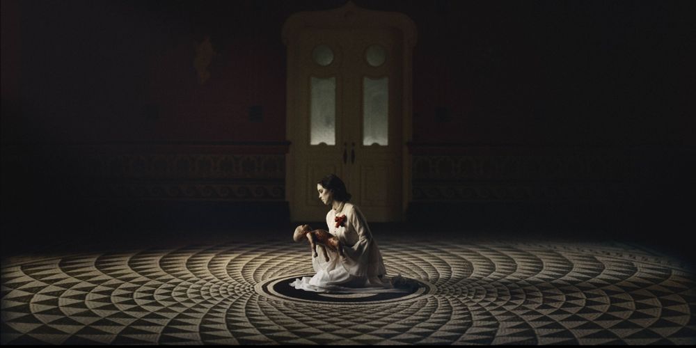 家族や住民の連帯は絆か、呪いか？『アメリアの息子たち』『女神の継承』『嗤う蟲』“つながり”が恐怖をもたらす奇妙な映画たち