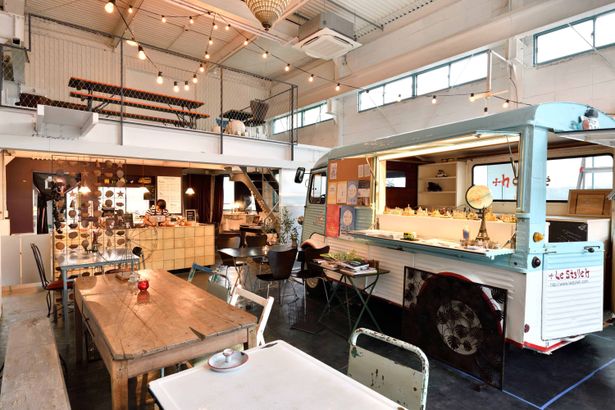 拓磨が憧れている清野蓮が運営するカフェのロケ地である「＋h cafe アッシュカフェ」