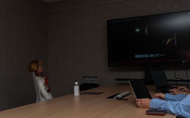最新作のおすすめポイントを、予告映像を観ながら解説してくれた