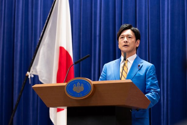 【写真を見る】内閣総理大臣の長内洋次郎役に石丸幹二