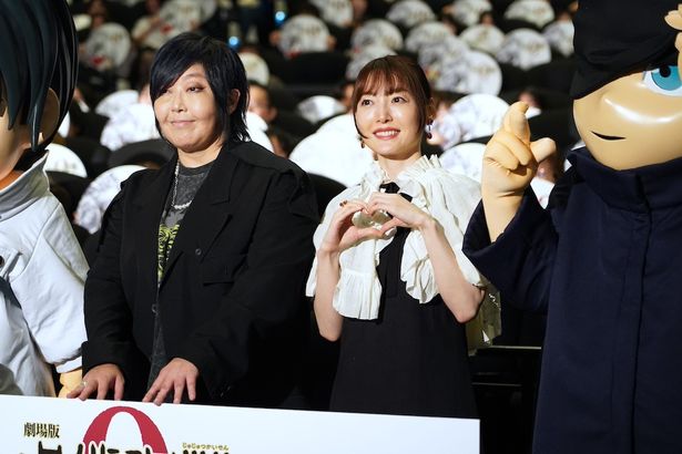 【写真を見る】『劇場版 呪術廻戦 0』の復活上映を喜ぶ、乙骨憂太役の緒方恵美、祈本里香役の花澤香菜