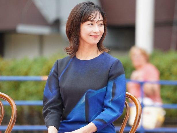 木村演じる宇佐美の妻、薫役の優香