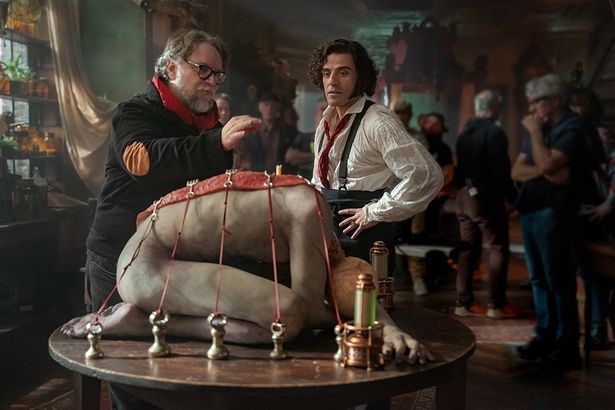 メアリー・シェリーの名作「フランケンシュタイン」がアカデミー賞受賞監督ギレルモ・デル・トロの世界観でよみがえる