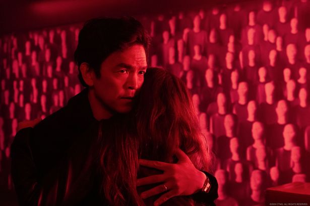 【写真を見る】最新テクノロジーが生みだした“悪魔”が、幸せな一家に迫る！