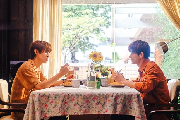 東京とバンコクを舞台に、未完成のラブソングが2⼈の運命を繋ぐ、ピュアラブストーリー