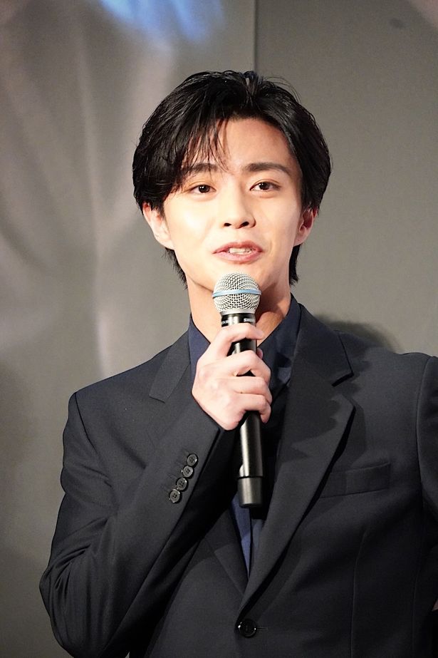 根津原あきら役の醍醐虎汰朗