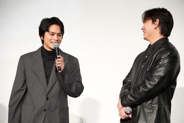 北村匠海＆綾野剛、撮影を振り返って大笑い！