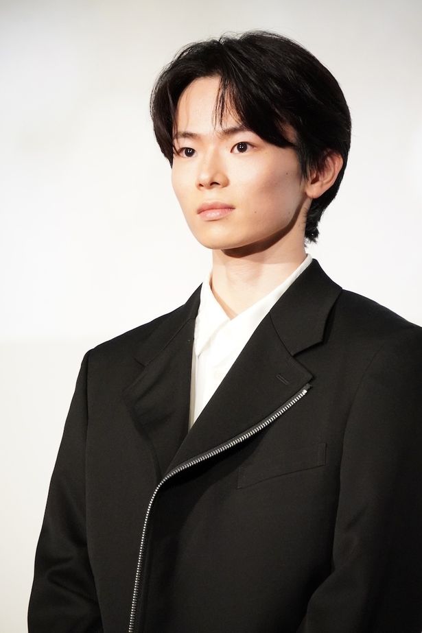『愚か者の身分』公開記念舞台挨拶の様子