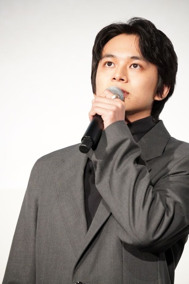 『愚か者の身分』公開記念舞台挨拶の様子