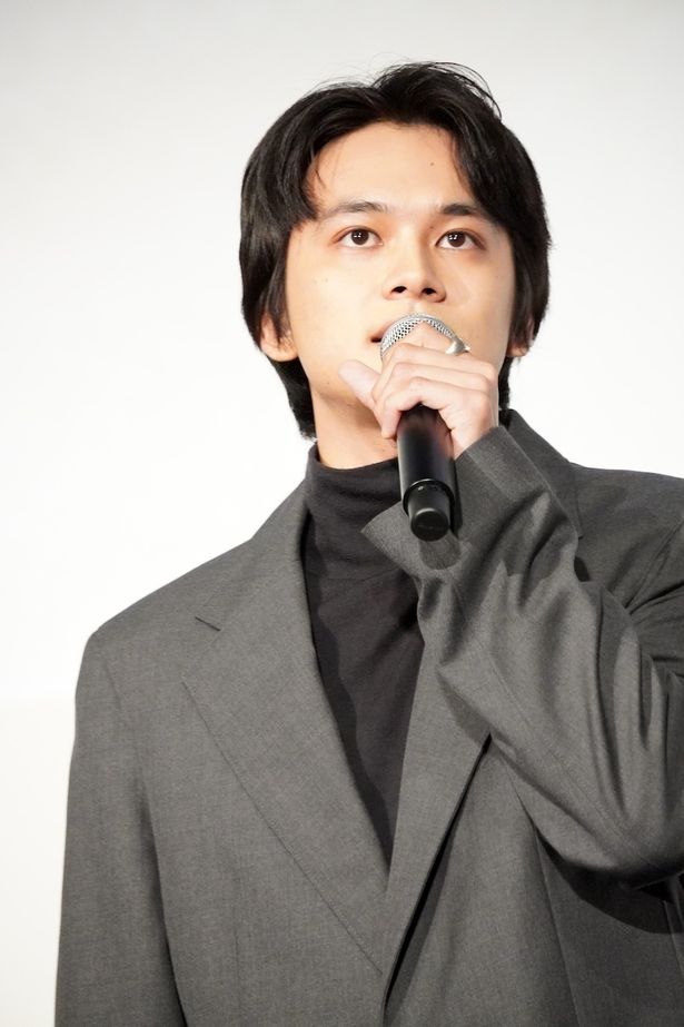『愚か者の身分』公開記念舞台挨拶の様子